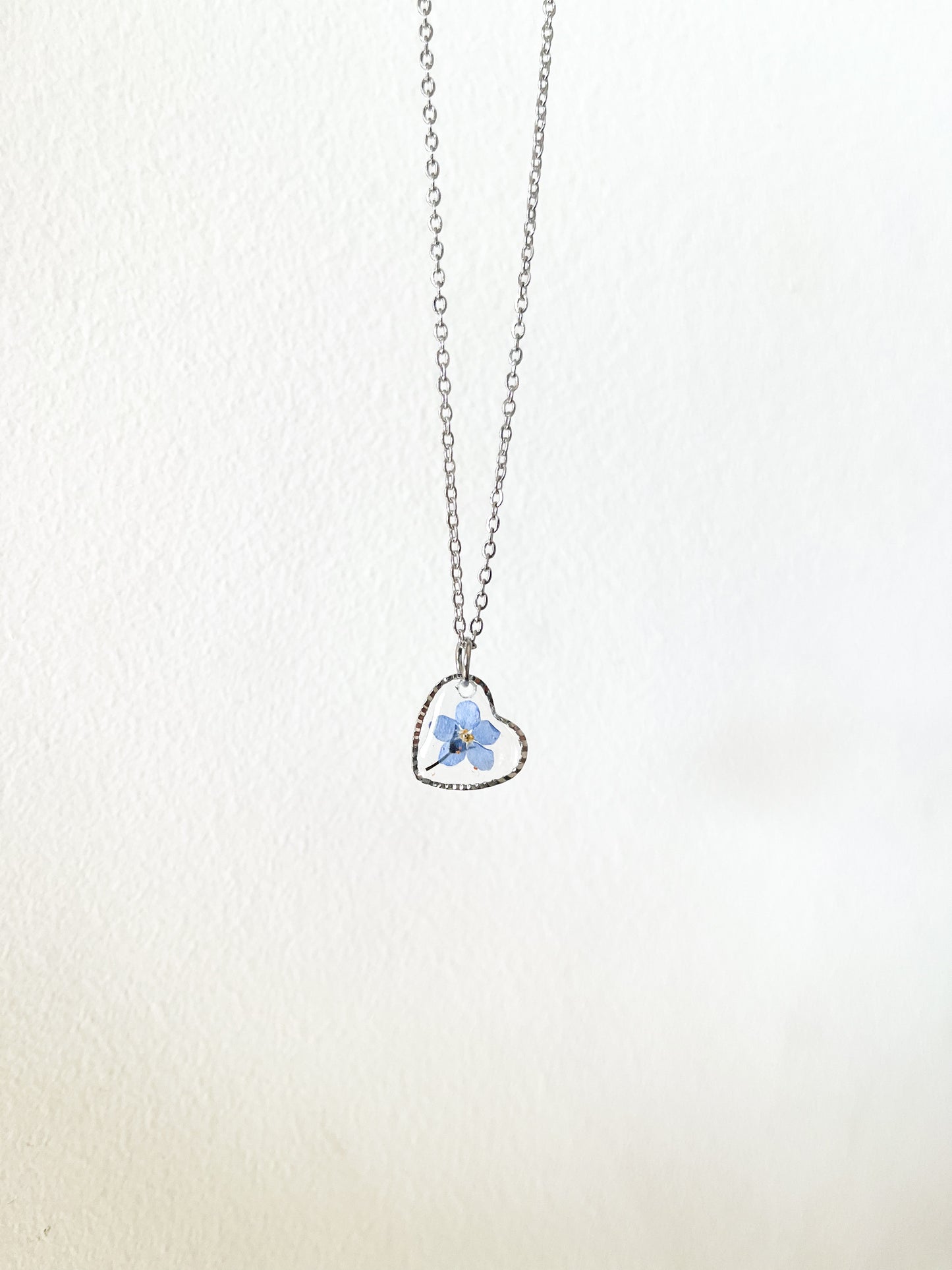Heart Forget-Me-Not Resin Necklace