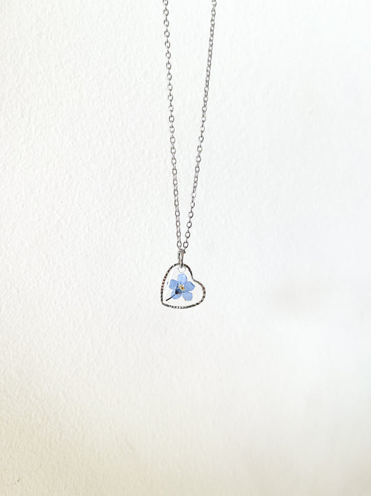 Heart Forget-Me-Not Resin Necklace