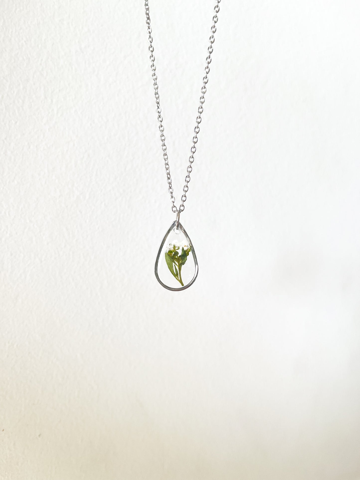 Alyssum Resin Necklace