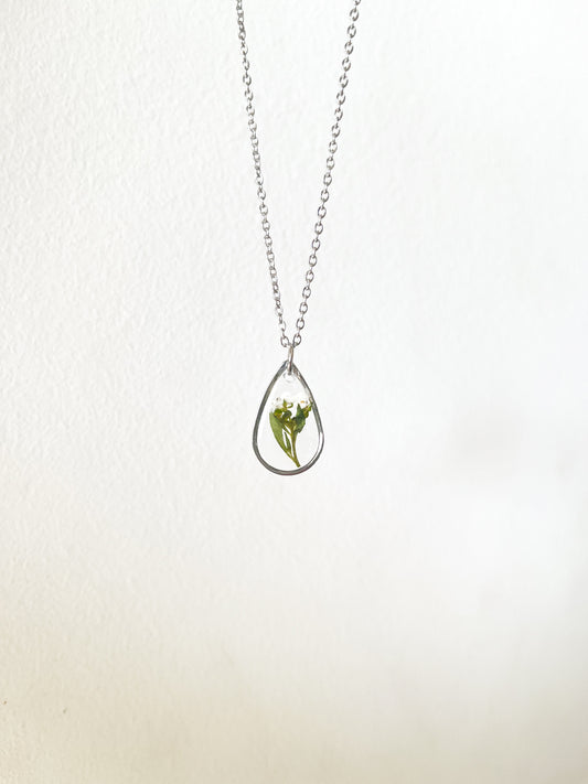 Alyssum Resin Necklace