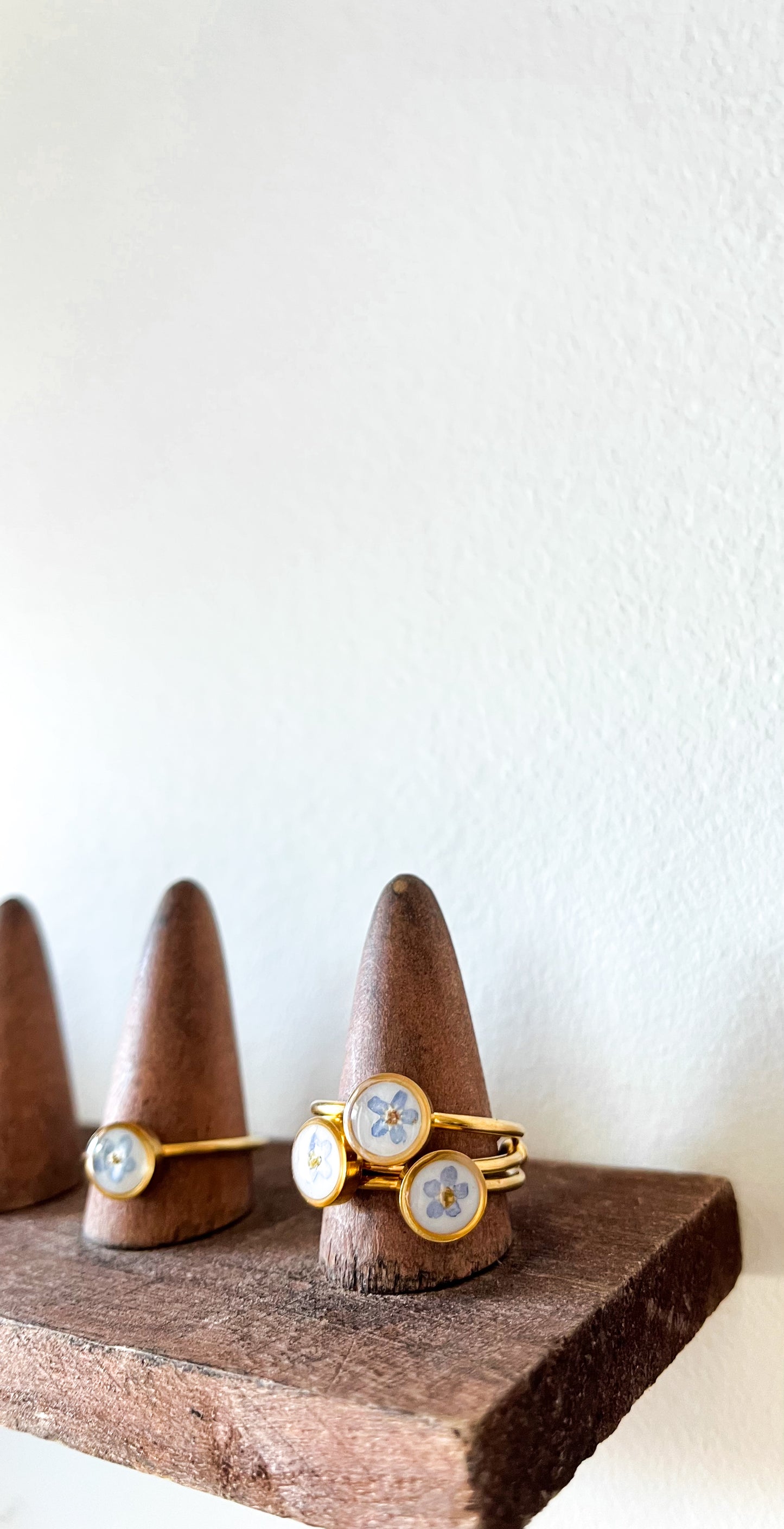 Forget-Me-Not Resin Ring (GOLD)