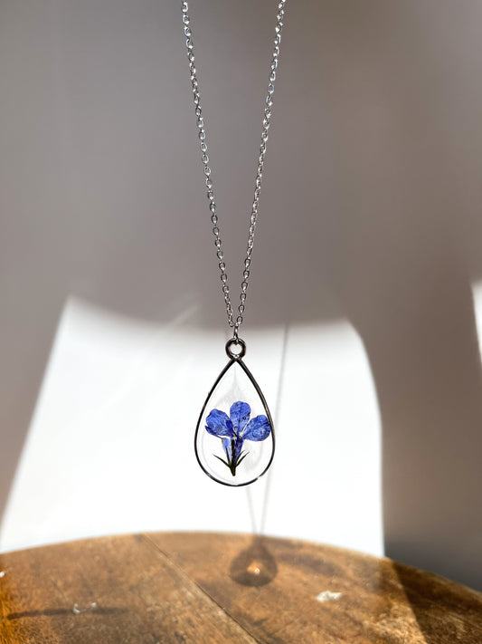 Lobelia Resin Necklace