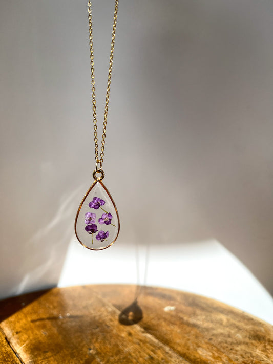 Alyssum Resin Necklace