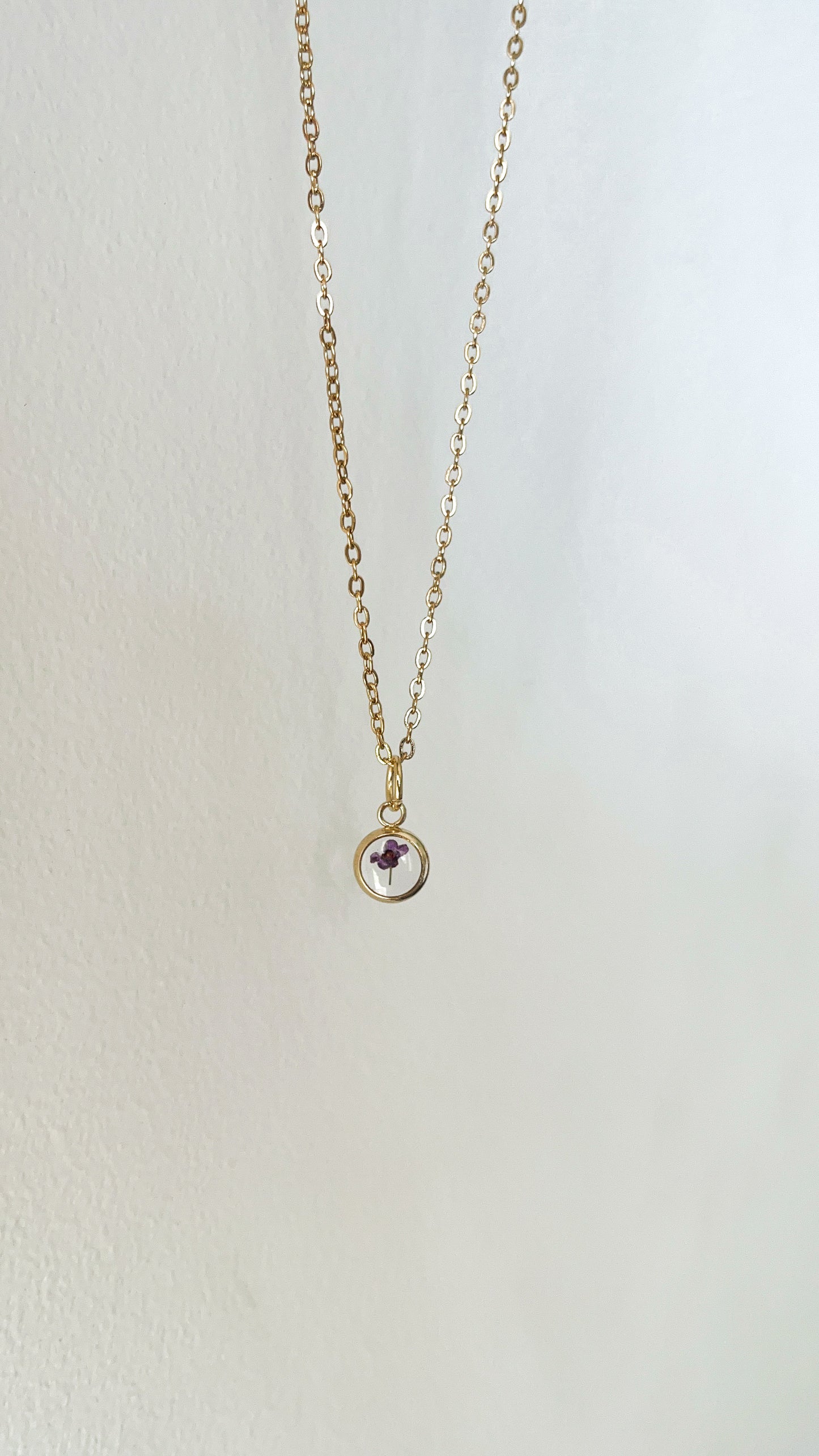 Alyssum Mini Resin Necklace