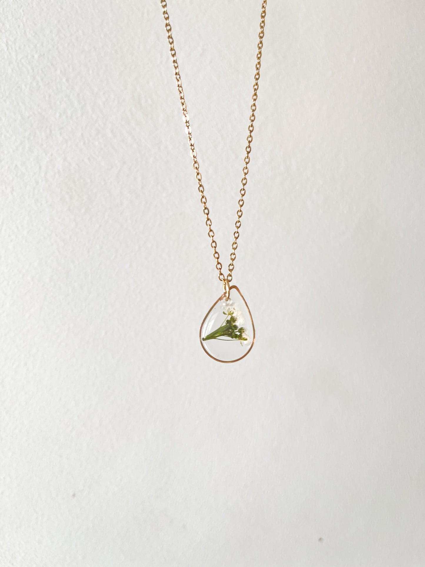 Alyssum Resin Necklace