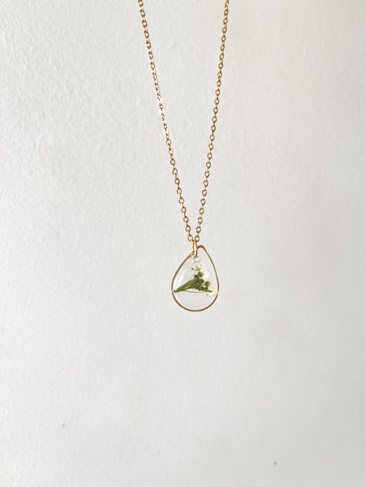 Alyssum Resin Necklace