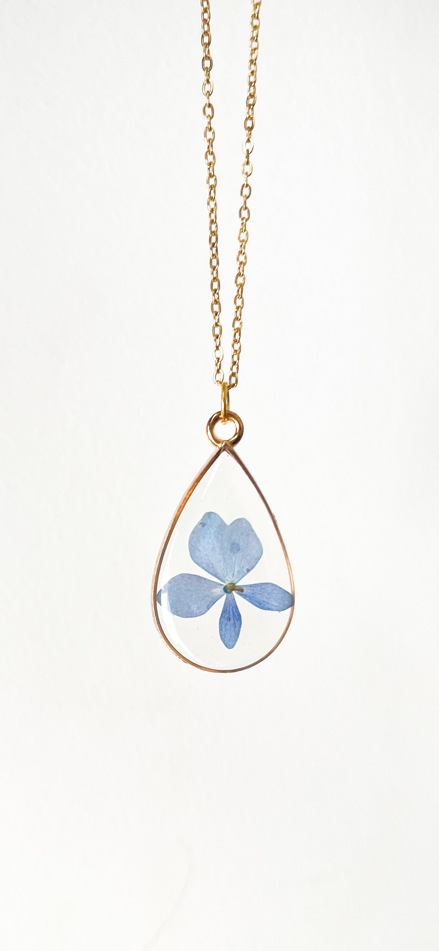 Hydrangea Resin Necklace