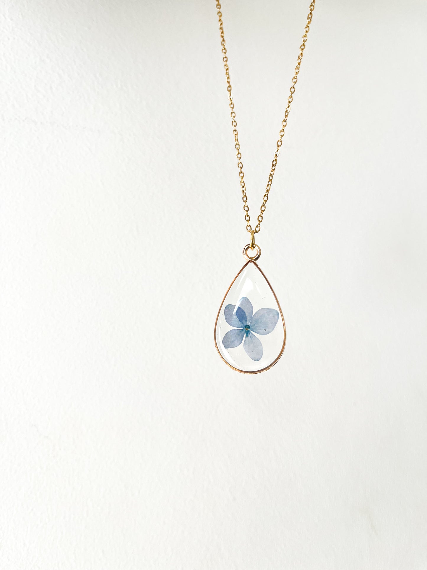 Hydrangea Resin Necklace