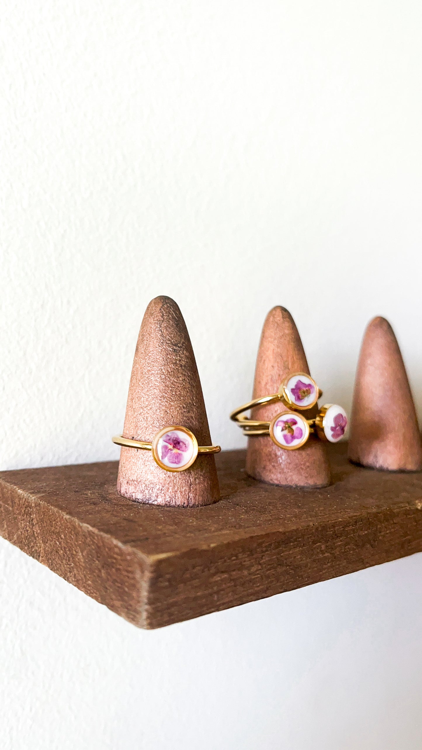 Alyssum Resin Ring