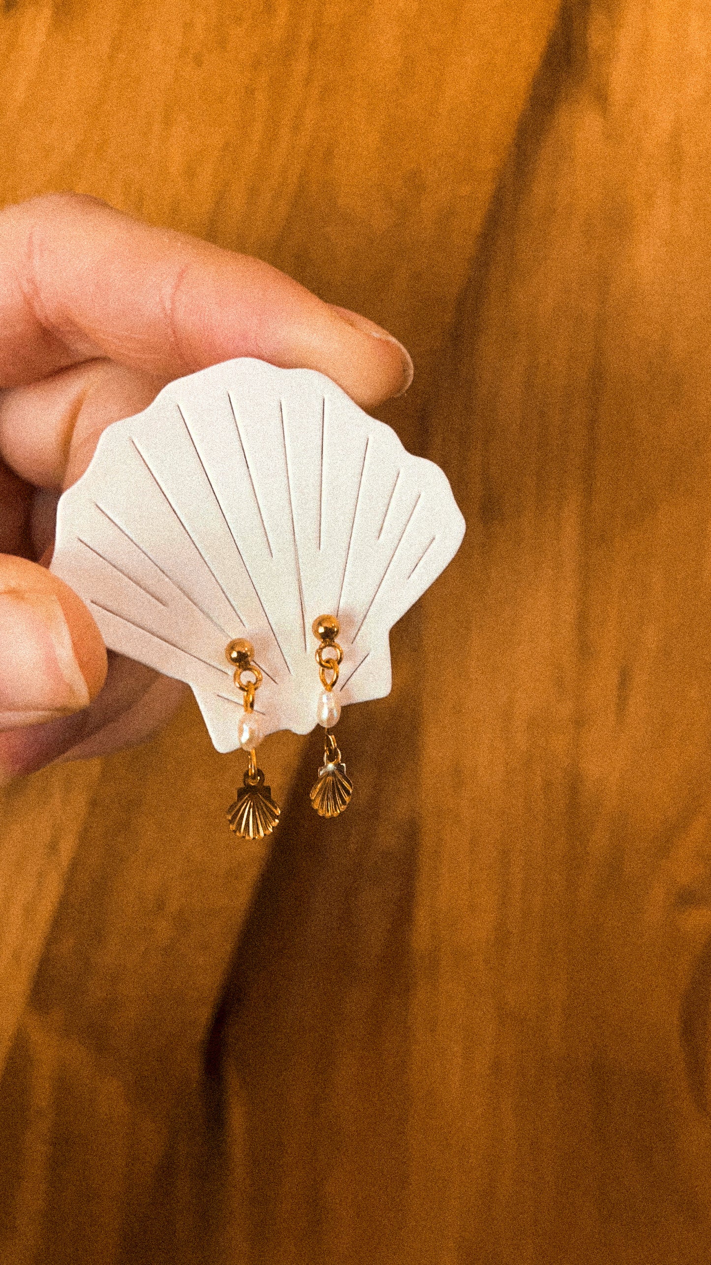Gold Clamshell & Pearl Earrings