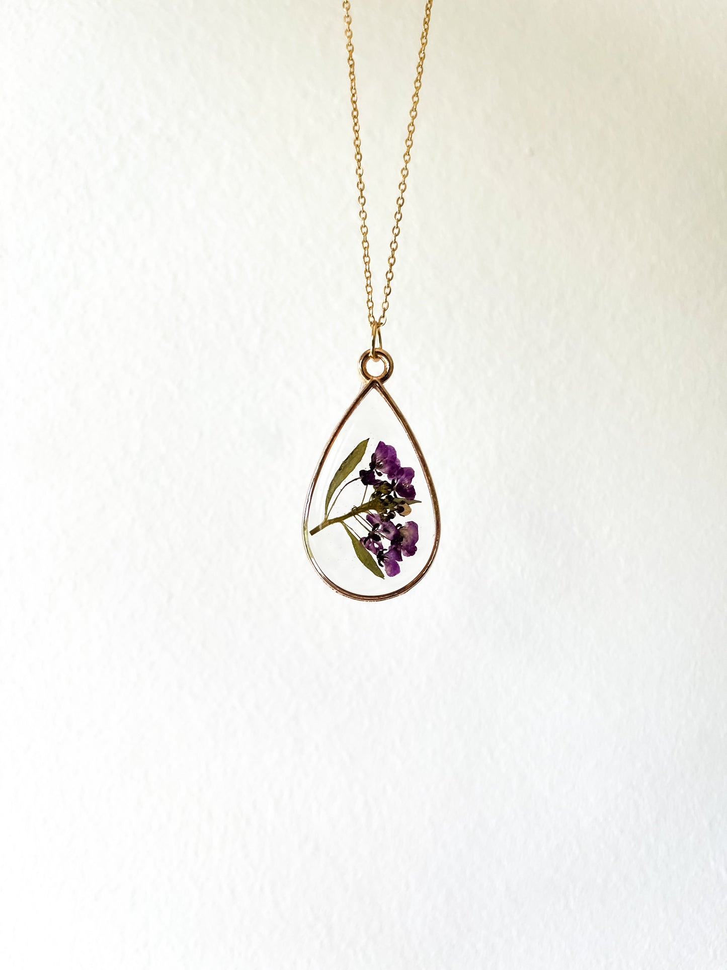 Alyssum Resin Necklace