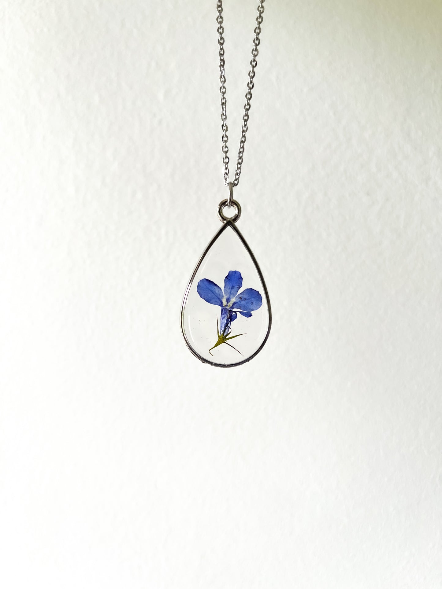 Lobelia Resin Necklace