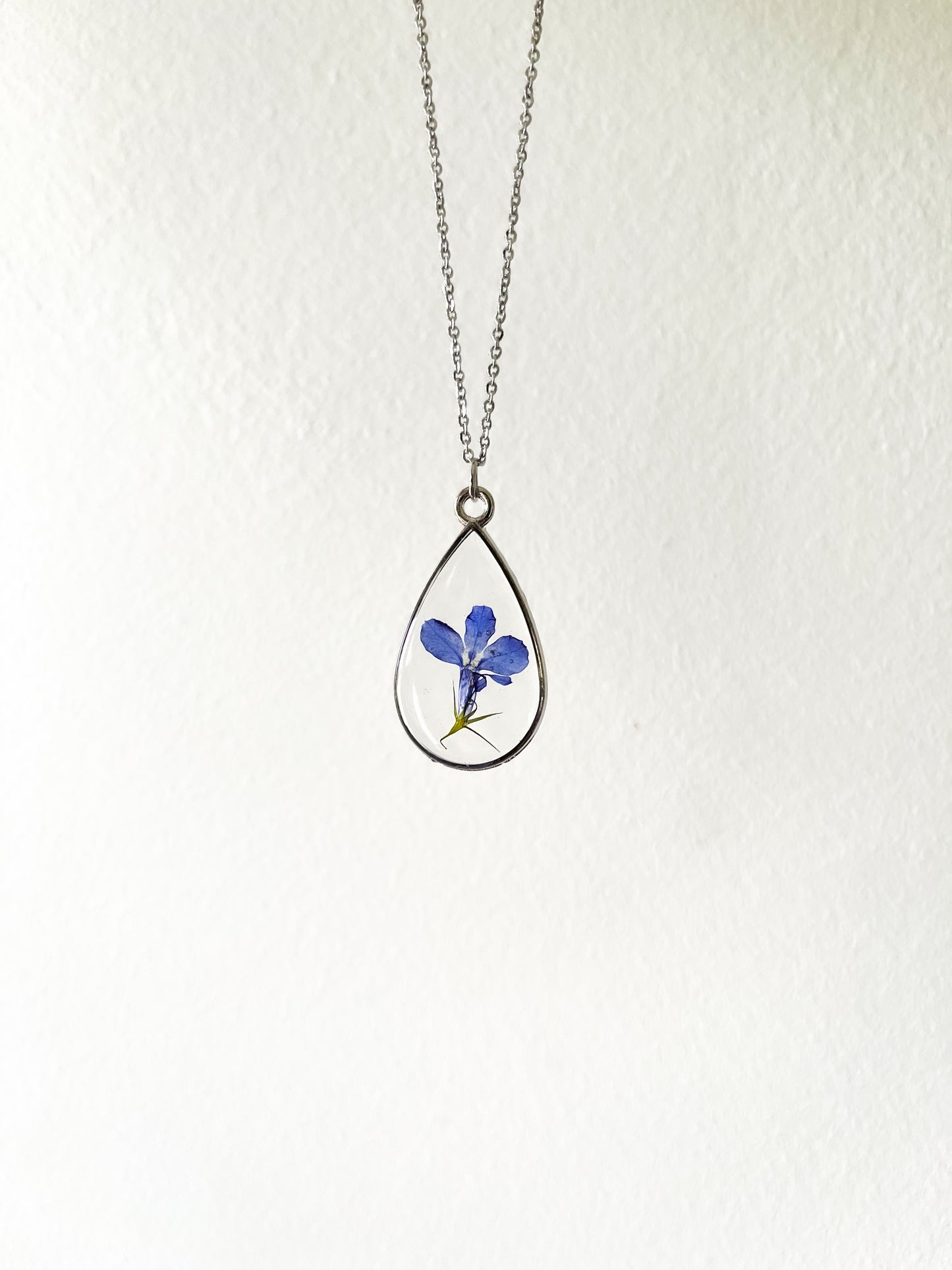 Lobelia Resin Necklace