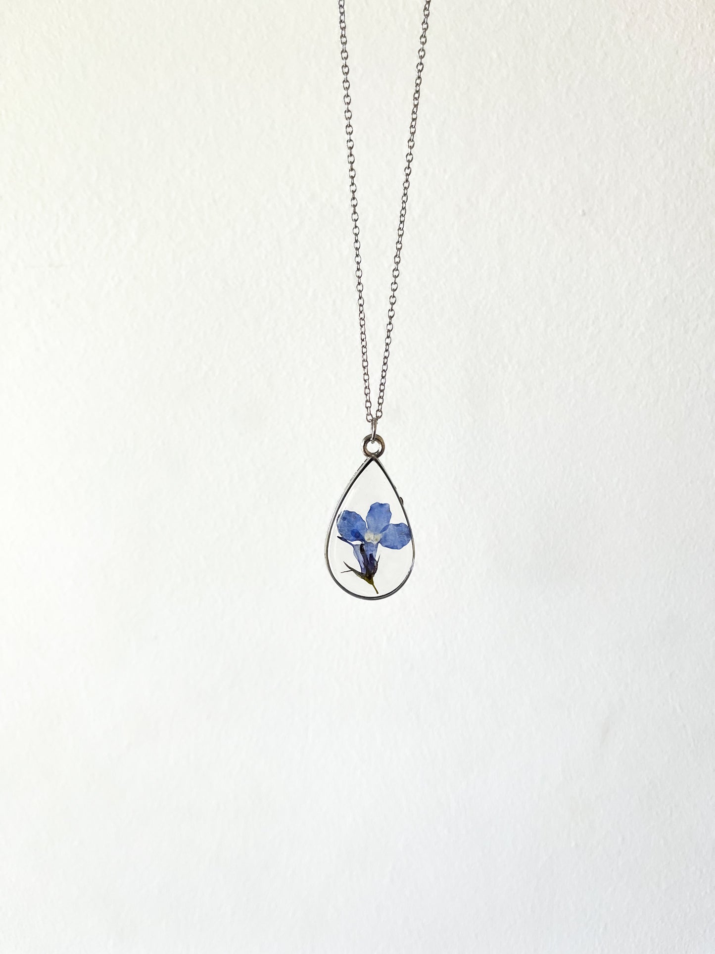 Lobelia Resin Necklace